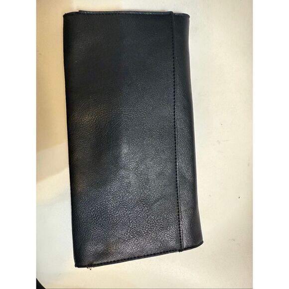 Guess Women's Faux Leather Chain Strap Bella Travel Clutch Black OS NWOT - Picture 4 of 11